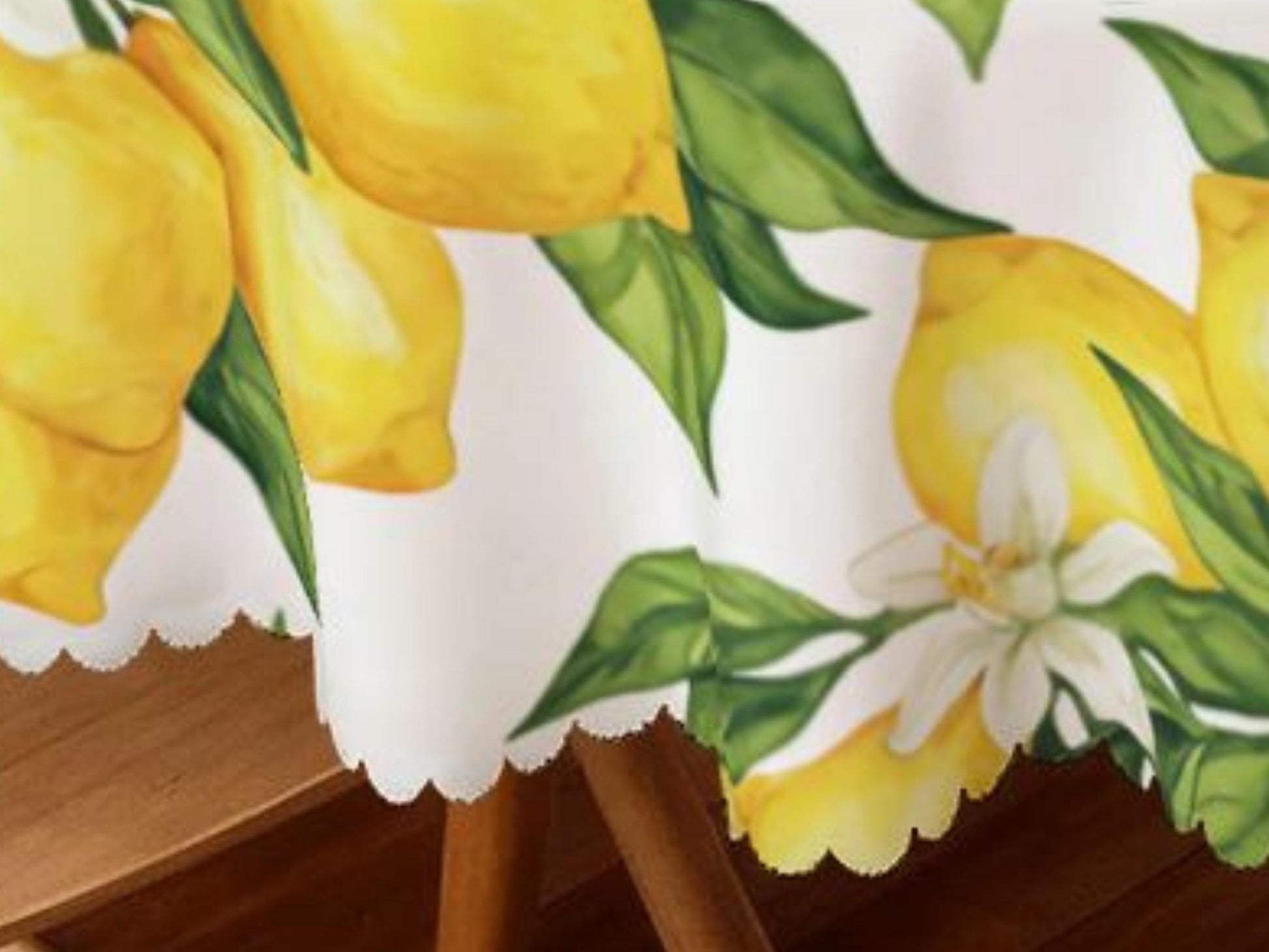 Tablecloth Lemon and Floral With Scalloped Edge Lace Detail Springtime Spill-Proof Lemons Washable Fabric Table Cloth For Family Dining