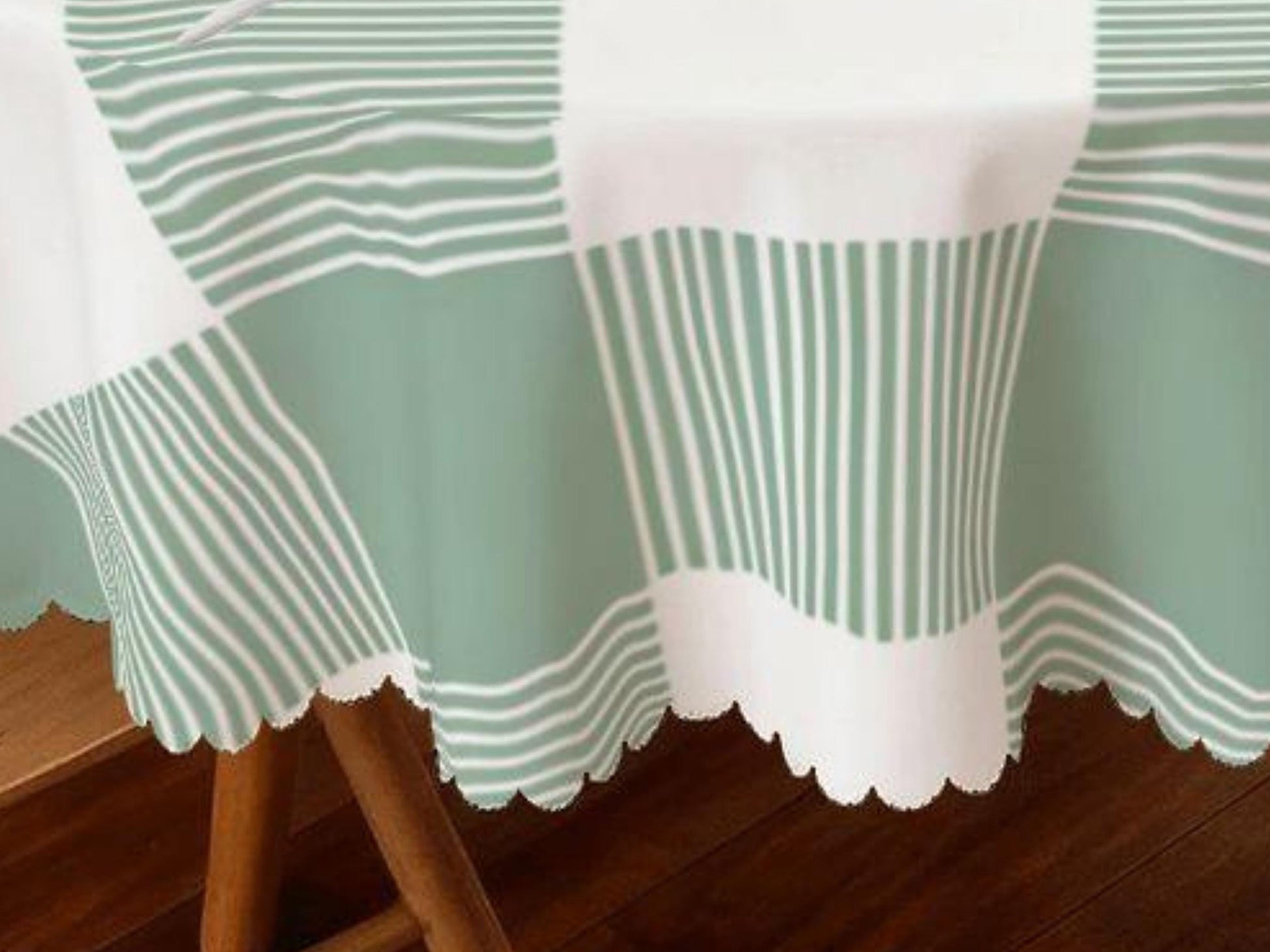 Plaid Tablecloth Green Scalloped Edge Lace Details For Spring Spill-Proof Summer Washable Fabric Table Cloth For Family Dinner Occasion