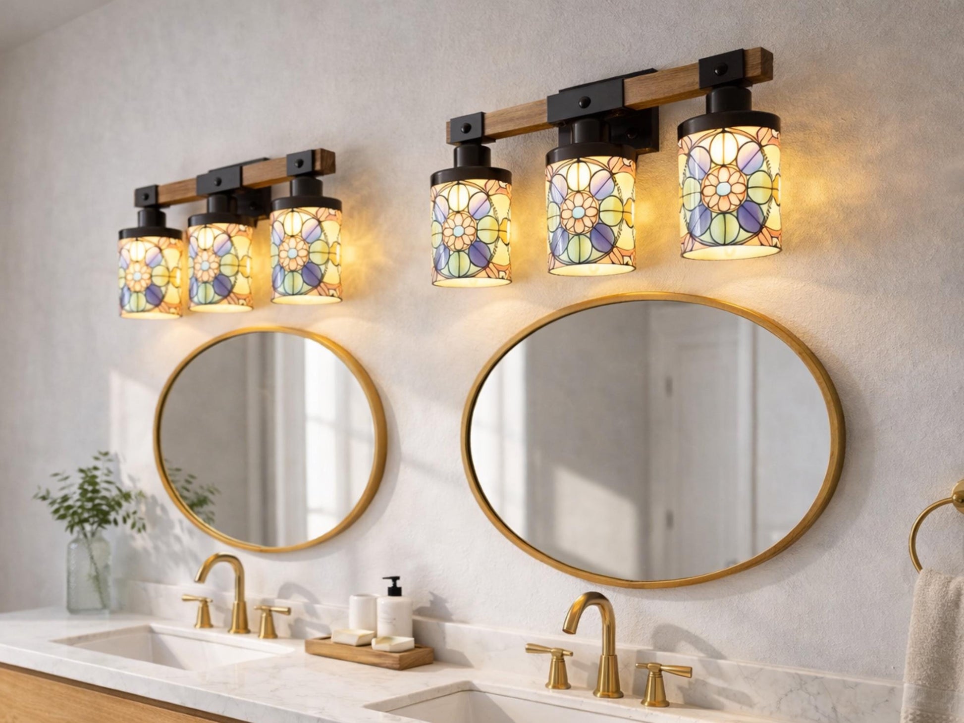 Stained Glass Affect Luxury Bathroom Lighting 3 Light Vanity Light Fixture Modern Pattern Metal and Glass Restroom Light Over Sink Decor