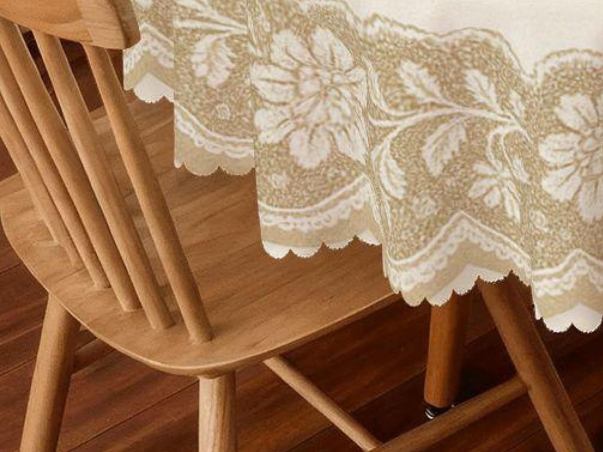 Round Floral Tablecloth With Scalloped Edge Lace Printed Detail Design Spill-Proof Elegant Washable Fabric Table Cloth For Dining Table