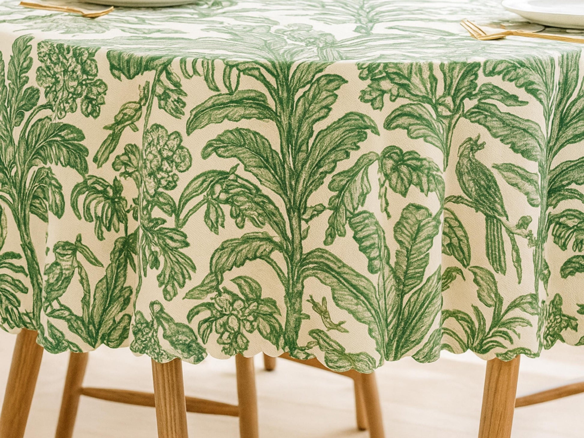 Toile Green Tropical Tablecloth With Scalloped Edge Lace Details For Dining Table Spill-Proof Spring Washable Table Cloth Elegant Setting