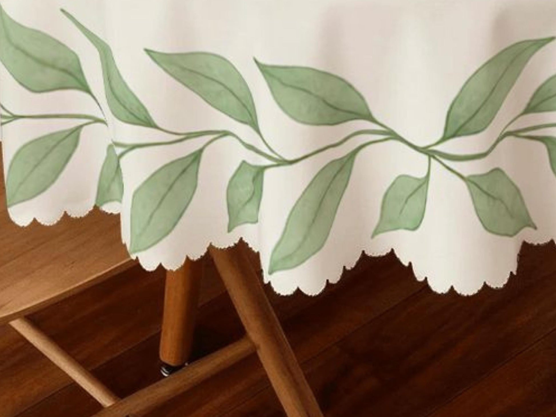 Tablecloth With Green Leaf Border and Scalloped Edge Lace Details Design Spill-Proof Dining Washable Fabric Table Cloth For Kitchen Table