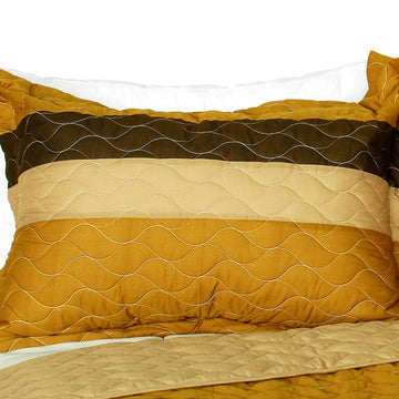 [Flying in the Wind] 3PC Vermicelli-Quilted Patchwork Quilt Set (Full/Queen Size)